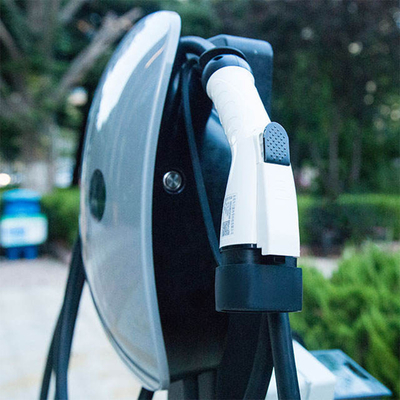 Vloer gemonteerd AC EV-oplaadstation met een Type 2 stekker