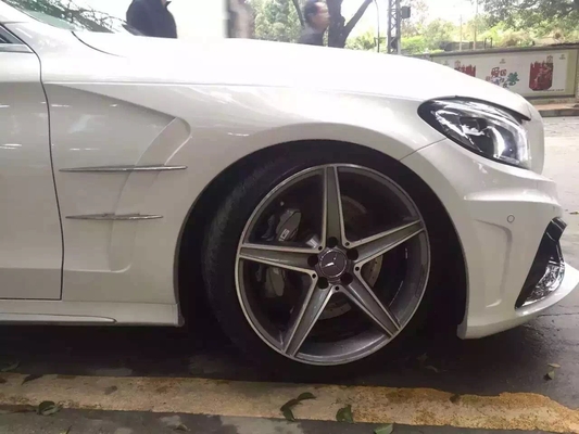 Stijl Body Kit voor Mercedes W205 C-Klasse Voorste Bumper Achterste Bumpers Fenders Zijdekleren