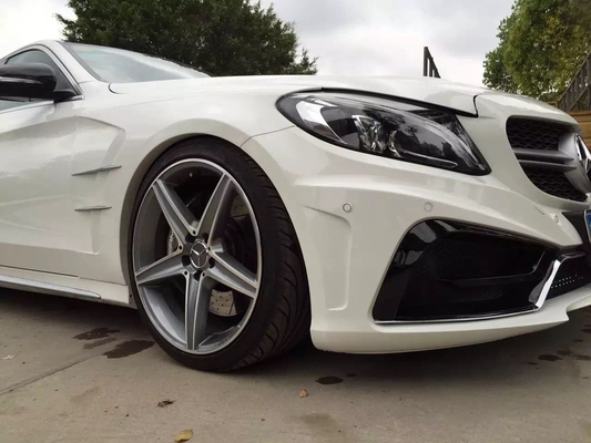 Stijl Body Kit voor Mercedes W205 C-Klasse Voorste Bumper Achterste Bumpers Fenders Zijdekleren