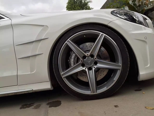 Stijl Body Kit voor Mercedes W205 C-Klasse Voorste Bumper Achterste Bumpers Fenders Zijdekleren